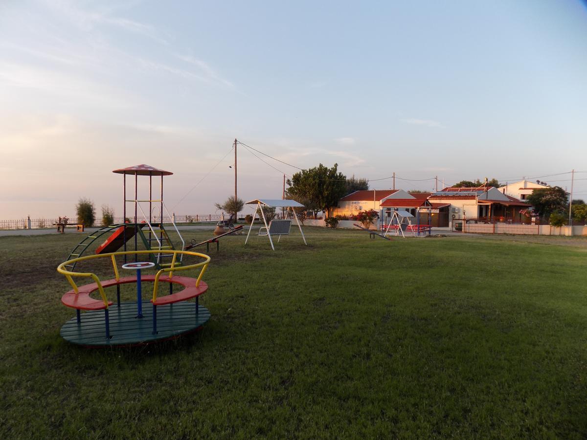 Athina Apartments Palaiopoli  Экстерьер фото